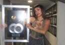 Se robaron la placa del doble disco de platino a María Becerra en Ezeiza