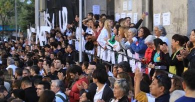 «Abrazo solidario» en el Hospital de Clínicas por la baja del presupuesto a la UBA