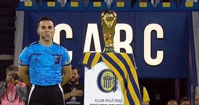 Rosario Central rindió un emotivo homenaje a César Luis Menotti en la Copa Libertadores