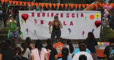 “Resistencia Baila” convocó a una multitud en la Plaza España