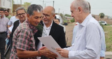 El Intendente acompañó la entrega de viviendas en la Chacra 137 de Resistencia y destacó el esfuerzo Provincial y Municipal