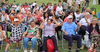 Resistencia cierra el mes de los adultos mayores, en el Parque de la Democracia