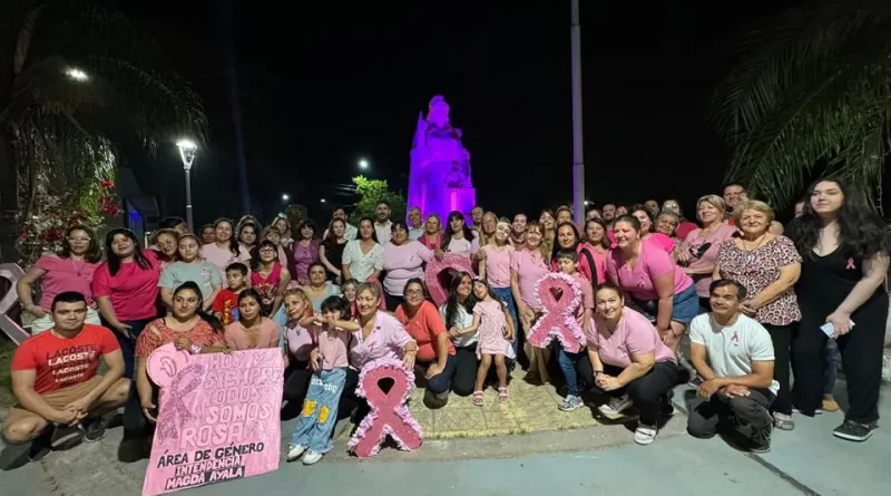 Para concientizar sobre el Cáncer de Mama, la estatua de Villa Monona se tiñó de Rosa