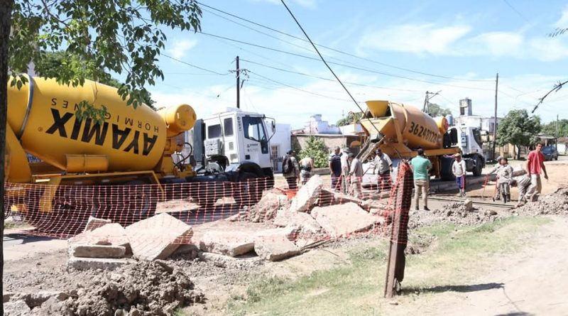 Barranqueras: plan de bacheo en la calle Tatané