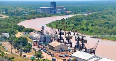 Chaco retoma las exportaciones de carbón vegetal desde Barranqueras, tras años de restricciones