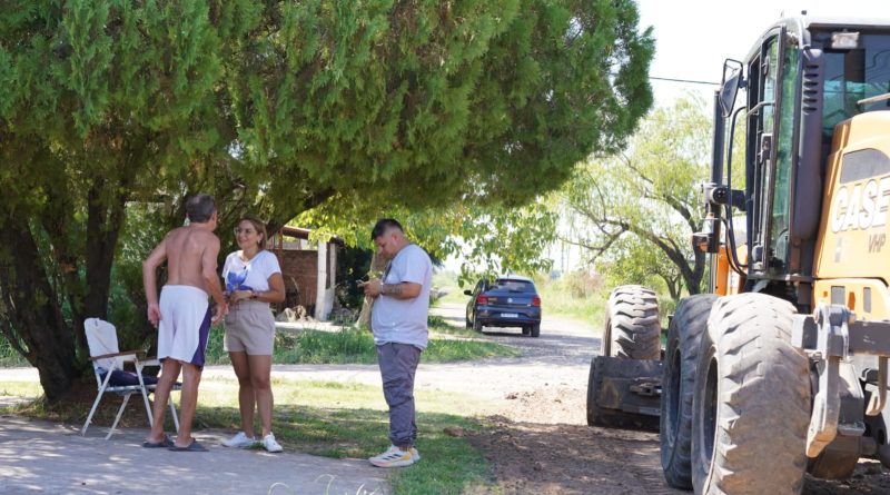 Magda Ayala constato trabajos de mantenimiento en distintos barrios de la ciudad y dialogo con los vecinos