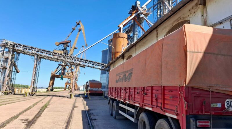 Después de años de inactividad: el Puerto de Barranqueras recibe trigo proveniente de Santa Fe